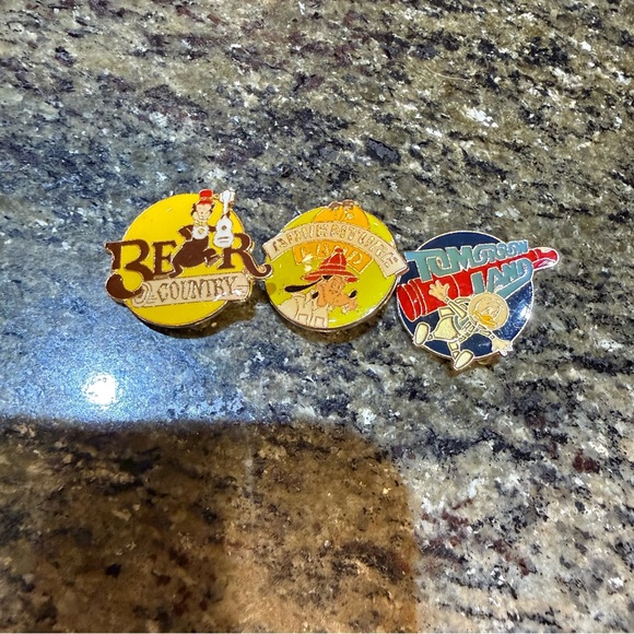 Vintage Disney Pins Adventureland Tomorrowland Bear Country 80s Lot Enamel Retro - Picture 3 of 4